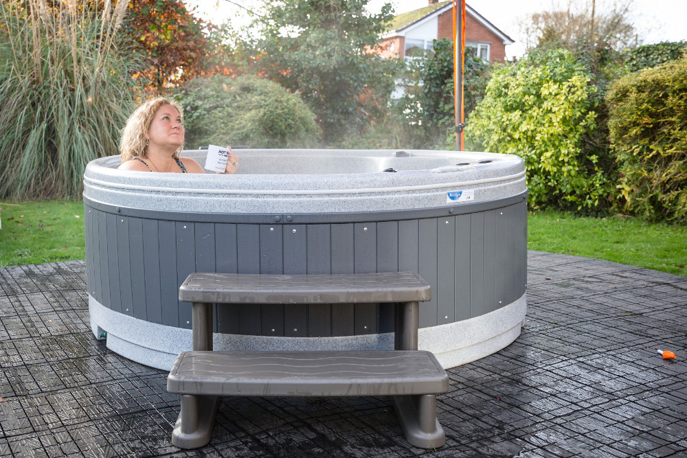 Hire a hot tub Worcestershire