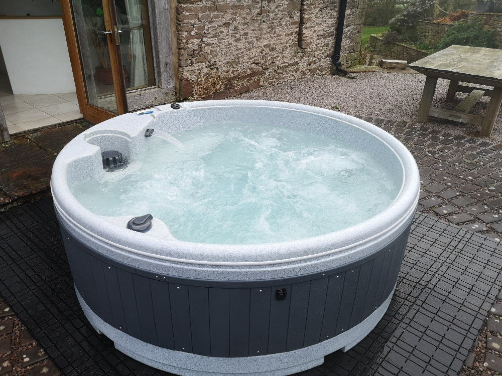 hire a hot tub Herefordshire