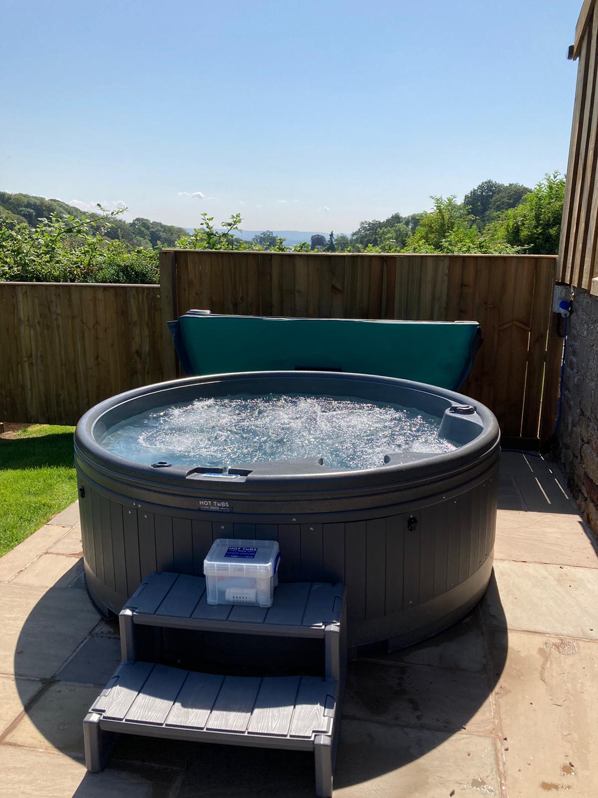Quatro Spa at Lodge Barn hire a hot tub