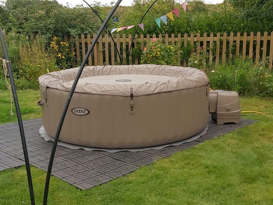 hire a hot tub Intex inflatable