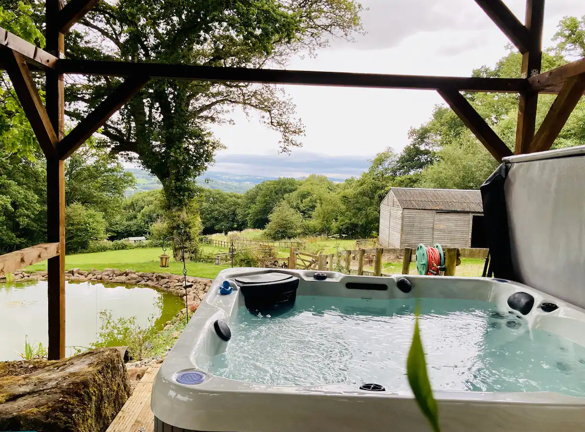 dee2f2f2 d954 4d52 8892 b3593eba3803